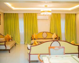 Check-Inn hotel Ibadan - Ibadan - Living room