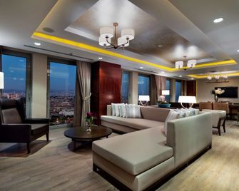 DoubleTree by Hilton Istanbul Topkapi - איסטנבול - טרקלין