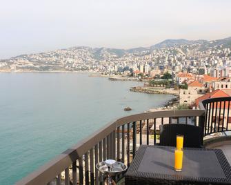 Holiday Suites Hotel & Beach Resort - Jounieh - Balcony