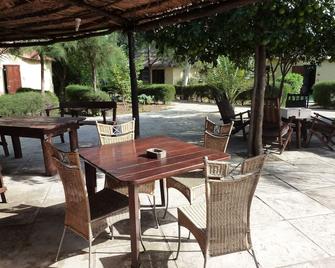 Footsteps Eco-Lodge - Gunjur - Patio