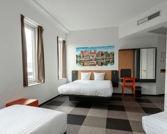 easyHotel Amsterdam Arena Boulevard - Amsterdam - Bedroom