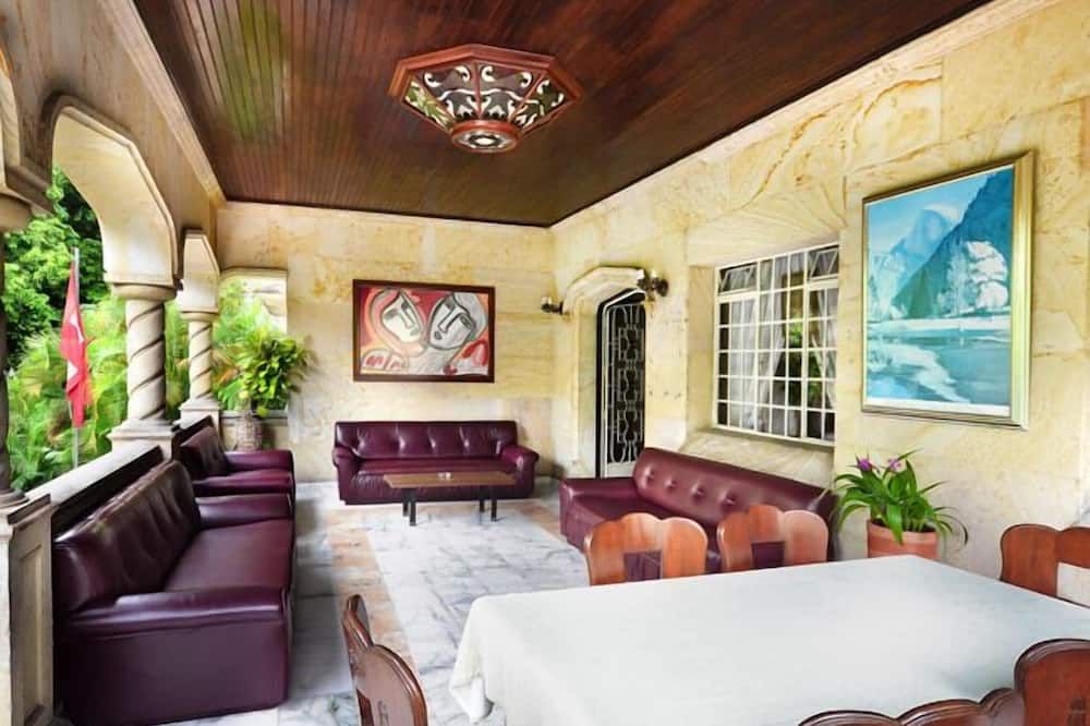 Hotel Stein Colonial - קאלי