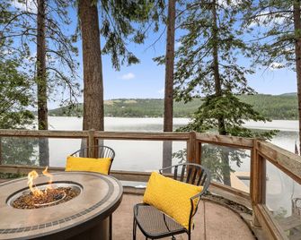 Beautiful Liberty Lake Waterfront House - Liberty Lake - Balcony