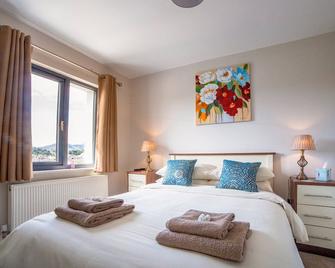 Taim Lodge - Westport - Bedroom