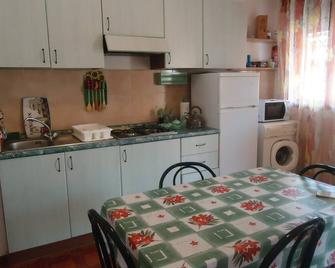 Cozy apartment in the center of Scalea - Scalea - Kitchen
