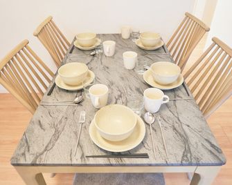 Sunny Court by Tranova - Tô-ky-ô - Phòng ăn