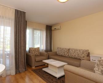 Galeria Holiday Apartments - Obzor - Pokój dzienny