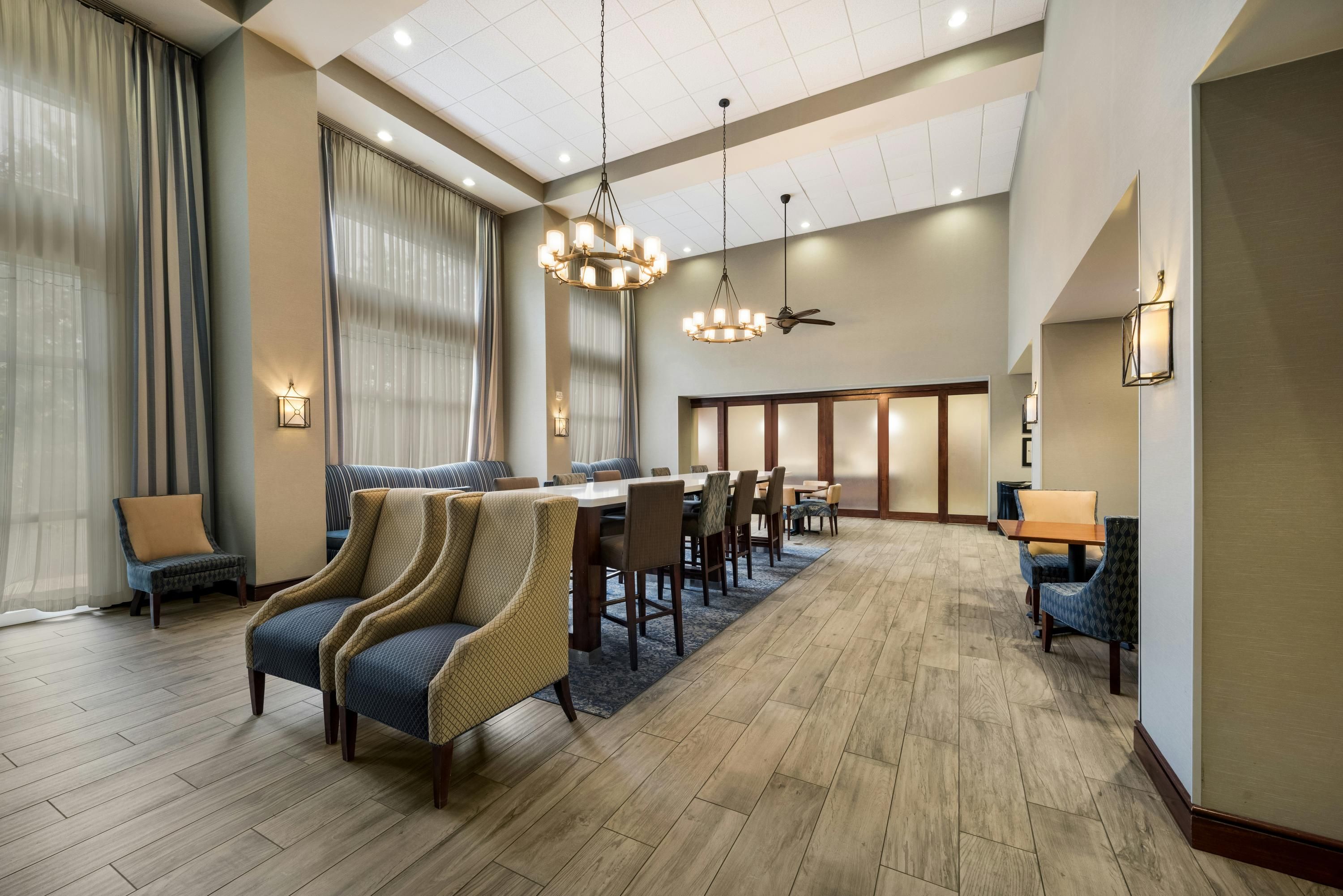 Hampton Inn & Suites Fredericksburg-at Celebrate Virginia - Fredericksburg - Restaurant