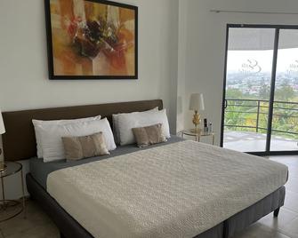 Mansion with amazing views for up to 30 guests. Bachelor parties welcome - Escazú - Habitación