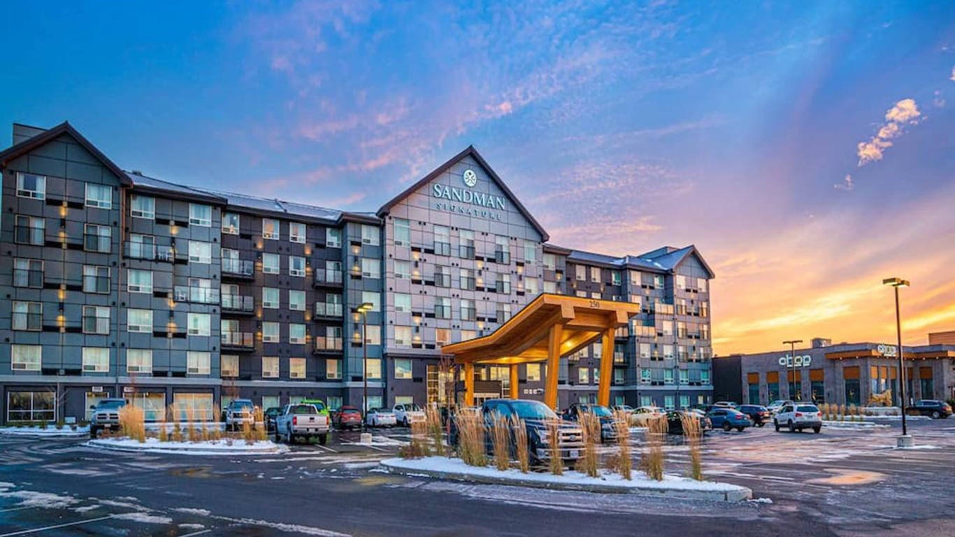 Sandman Signature Ottawa Airport Hotel