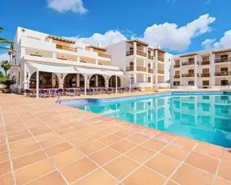 Azuline Apartamentos Can Sansó - Santa Eulària des Riu - Pool