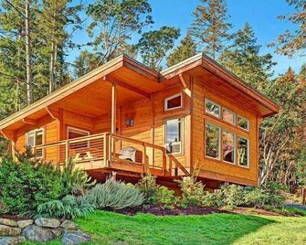 Snug Harbor Resort and Marina - Two Bedroom Water View Queen & Twin Beds - Friday Harbor - Edificio