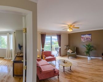 Ok Whistle Stop Bed & Breakfast - פנטיקטון - סלון