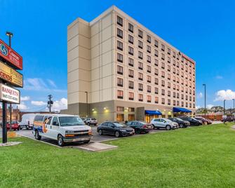 Comfort Suites Chicago O'Hare Airport - Schiller Park - Building