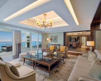 Waldorf Astoria Dubai Palm Jumeirah - Dubai - Living room