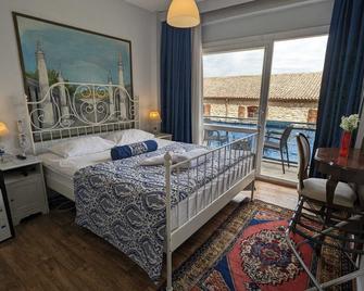 Urkmez Hotel - סלקוק - חדר שינה