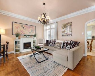 Luxury lower flat Marina private condo, 1 block from Bay - 舊金山 - 客廳
