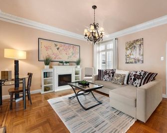 Luxury lower flat Marina private condo, 1 block from Bay - San Francisco - Living room