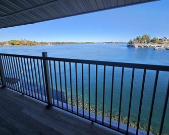 Capt Thomson's Resort - Alexandria Bay - Balcony