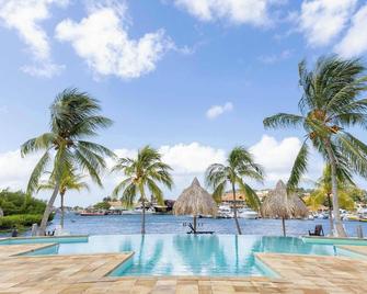 Stylish Apartment with Pool Near Jan Thiel Beach - Sint Willibrordus - Piscina