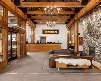 Tantalus Resort Lodge - Whistler - Front desk