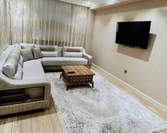 Prestigious apartment near the metro - Baku - Stue