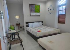 Homestay Kspn Tanjong Tinggi By Erna - Sijuk - Bedroom