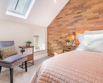 Ivy Cottage luxurious retreat with hot tub - Silverdale - Bedroom