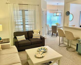 Beach perfect getaway 2 bedroom apartment - Rehoboth Beach - Sala de estar
