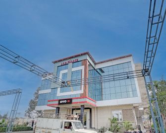 Flagship Jsb Palace - Mau - Building