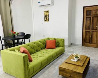 A&D Apartments - Kumasi - Sufragerie
