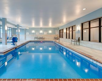 Holiday Inn Express & Suites Valparaiso By IHG - Valparaiso - Bazén
