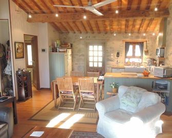 Cottage Apartment In The Heart Of The Beautiful Village Of Eus - Prades - Living room