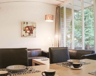 Gorgeous home in Vledder with WiFi - Vledder - Dining room