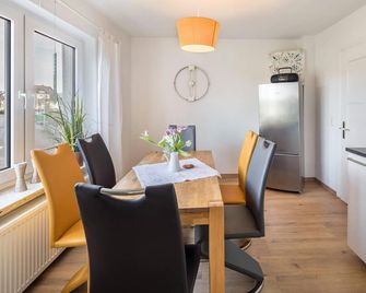 Villa Reinhilde mit Sauna - Felsberg - Dining room