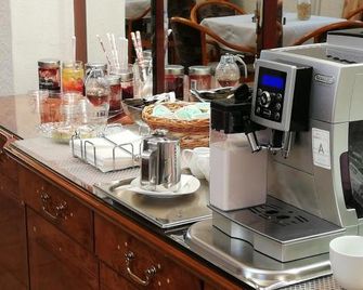 Living Instyle - Кремс-на-Дунаї - Buffet