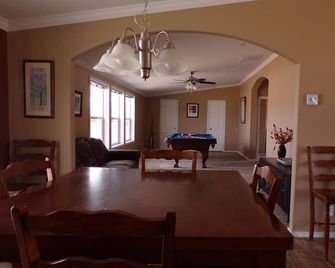 Beautiful home close to downtown STR License#3007 - Alamosa - Spisestue