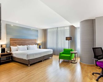La Quinta by Wyndham Medellin - Medellín - Soveværelse