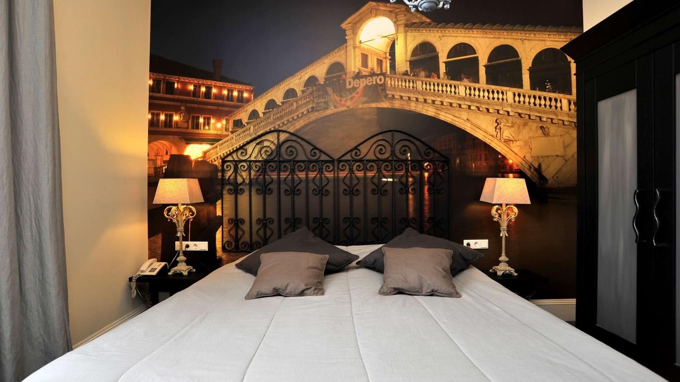 جولدن توليب وست إيند