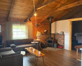 Cozy Log Cabin In The Catskills Belleayre Ski Mountain - Pine Hill - Living room