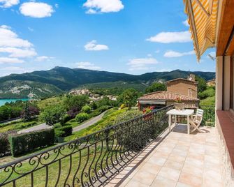 Country House in Saint-Julien near Verdon Park - Saint-Julien-du-Verdon - Balcón