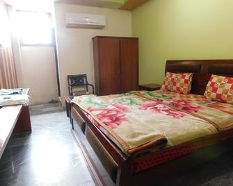 Hotel Da Ville - Abbottabad - Bedroom