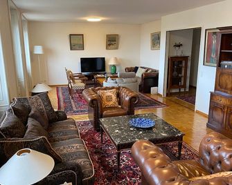 Geneve-Centre, Lake view, Splendid and large apartment. - Geneva - Living room