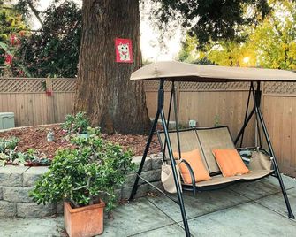 Redwood Place in Heart of Silicon Valley - Sunnyvale - Veranda