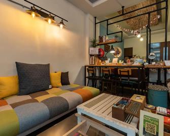 Cozy House Hostel - Hualien City - Living room