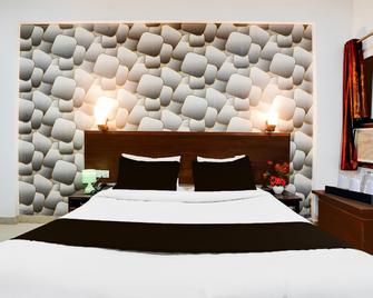 Hotel O Tourist Complex Area - Agra - Quarto