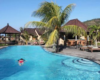 Hotel Uyah Amed Spa Resort - Abang - בריכה