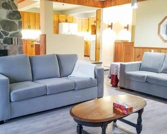Bluewater Sunset - Lakefront - Fireplace - Bluewater - Living room