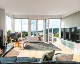 Lorne Ocean View - Amazing Ocean Views with 4 bedrooms and excellent facilities - Lorne - Sala de estar