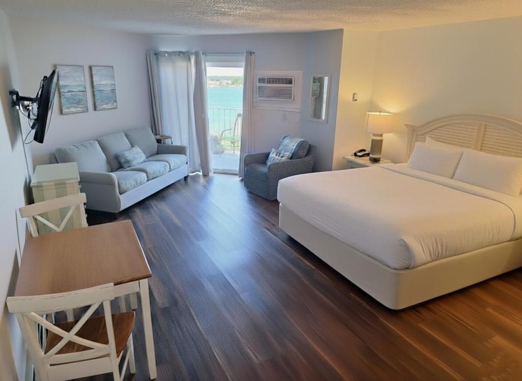 Pointes North Beachfront Resort Hotel